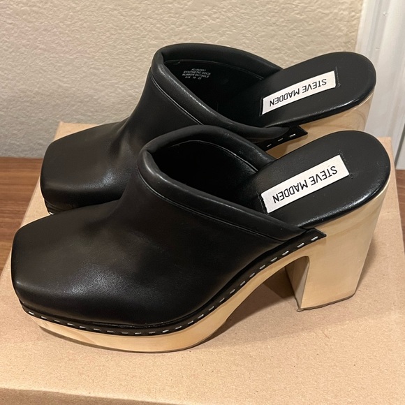 Steve Madden black wood/leather clogs - Picture 3 of 5